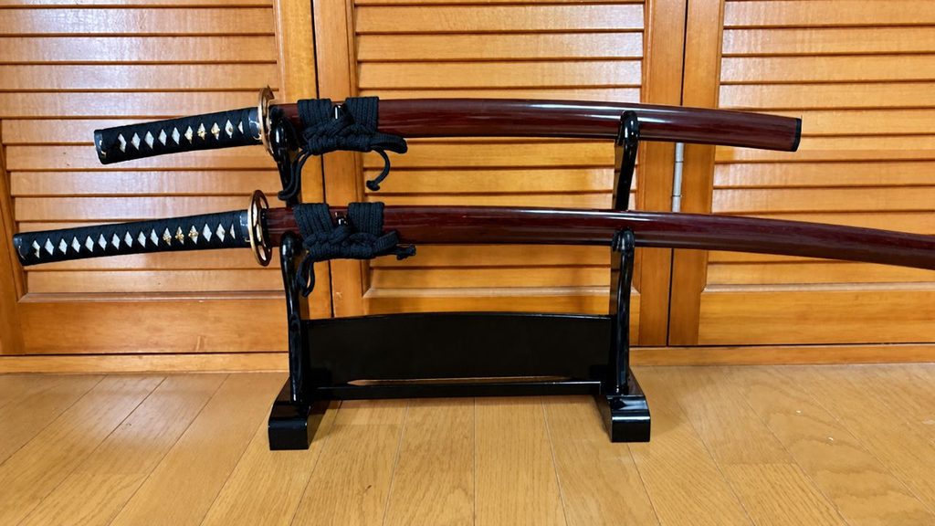  daishō (the paired long katana and short wakizashi) 
